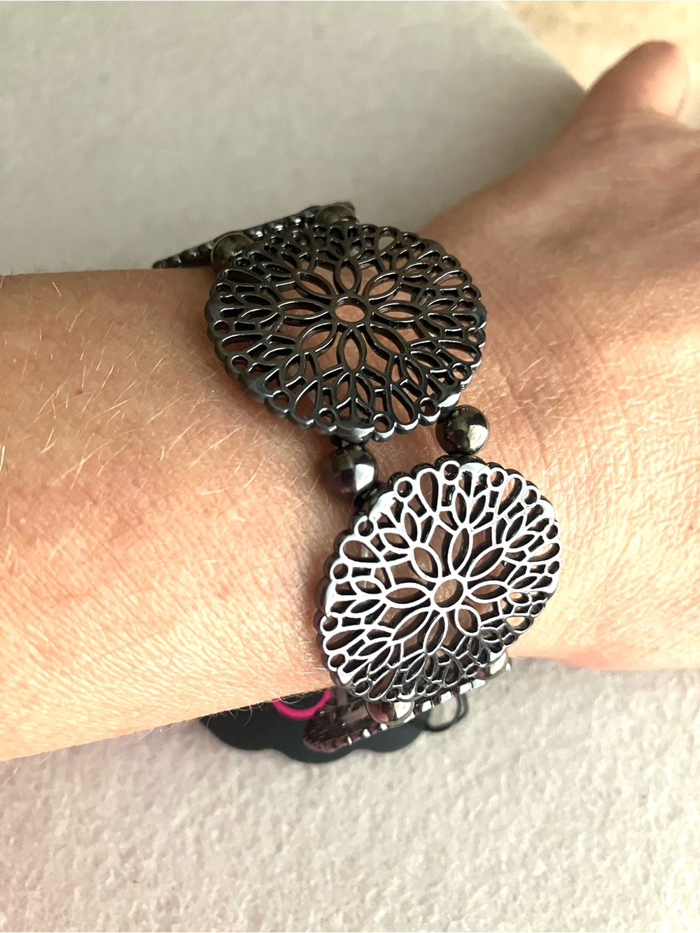 Gunmetal silver filigree stretch bracelet